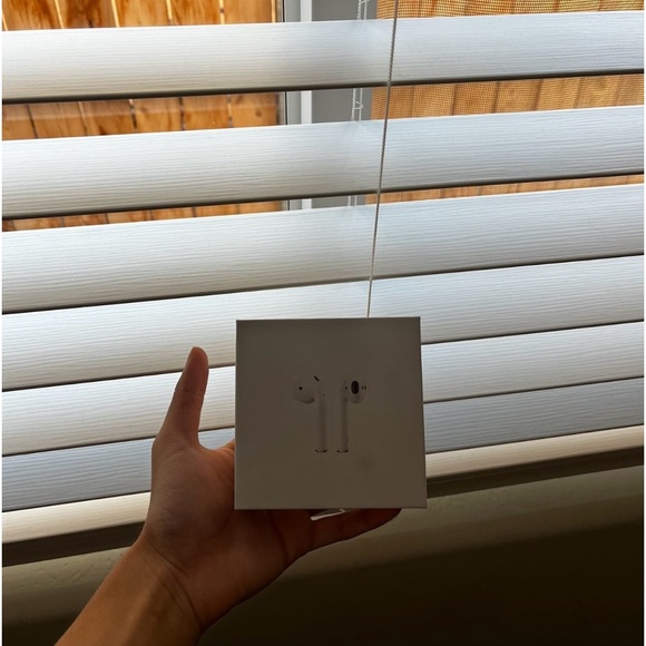 Airpod generation 2 - Picture 1 of 4